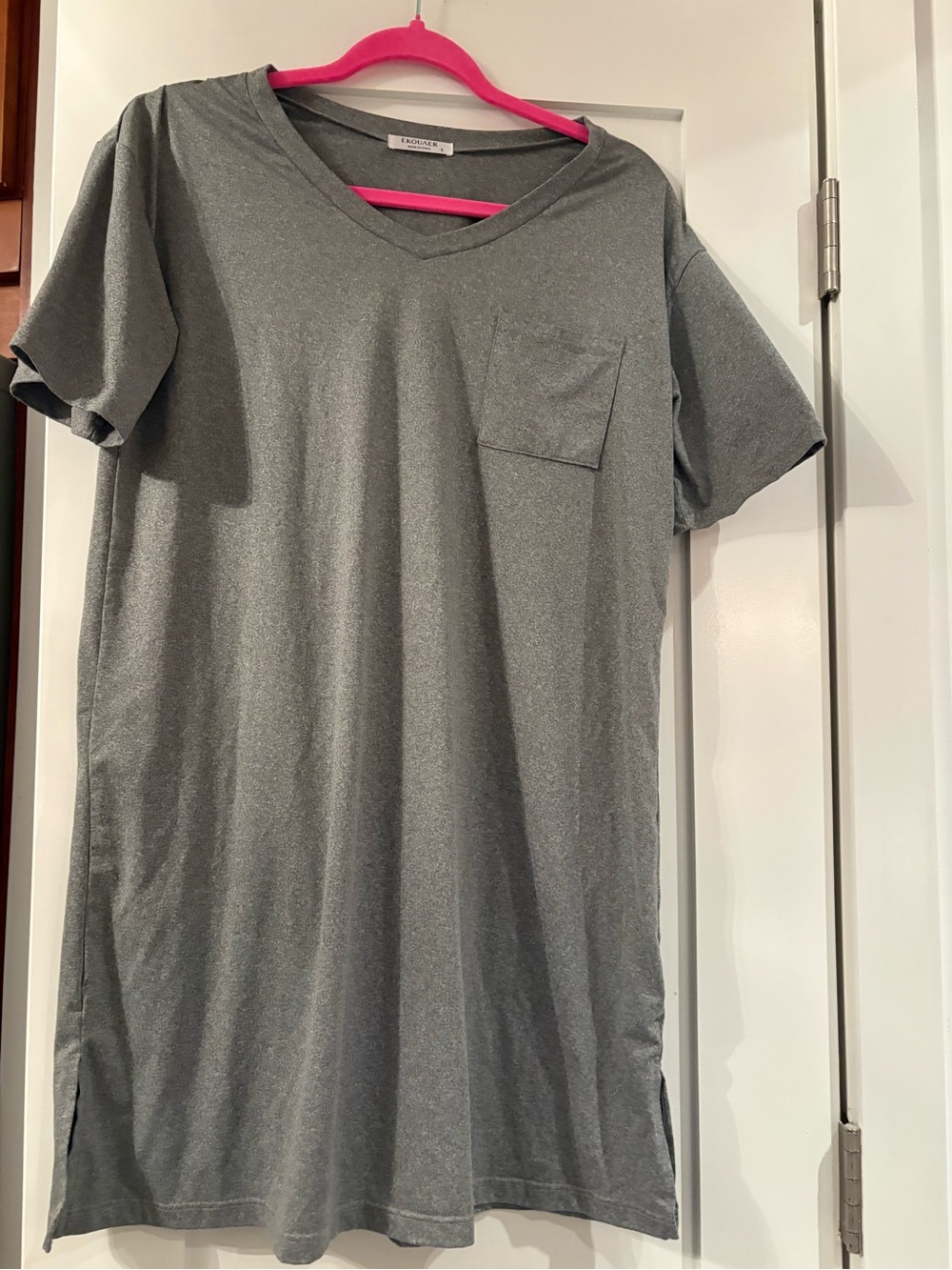 Bundle of 3 tops and 1 PJ top, all sm, bl is XS, runs like sm.